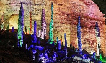 長沙出發(fā)到黃龍洞、天門山二日游