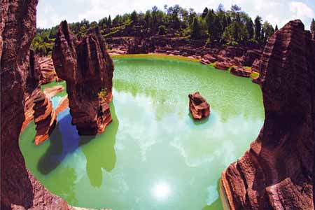 張家界、袁家界、天子山、紅石林、鳳凰古城四晚五日游